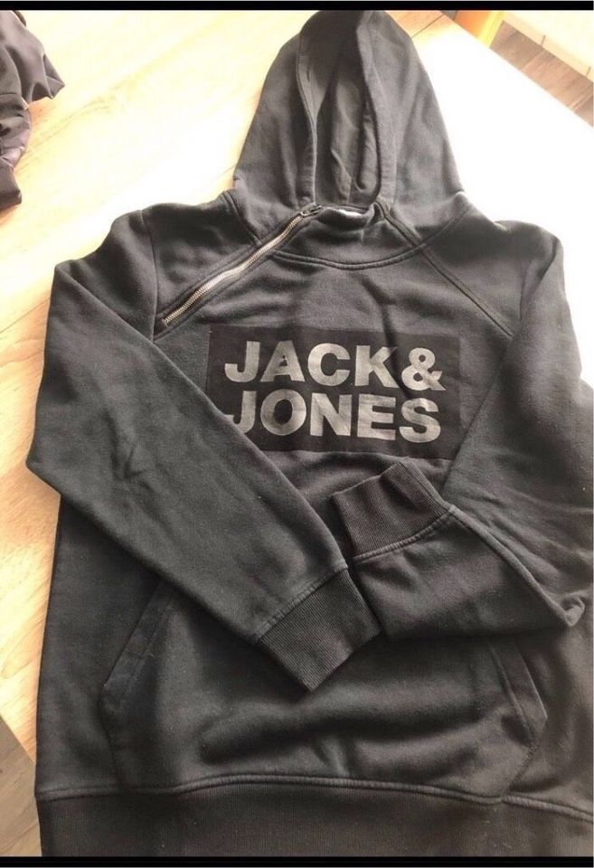 Jack & Jones Hoodie , schwarz, Größe M in Otterndorf