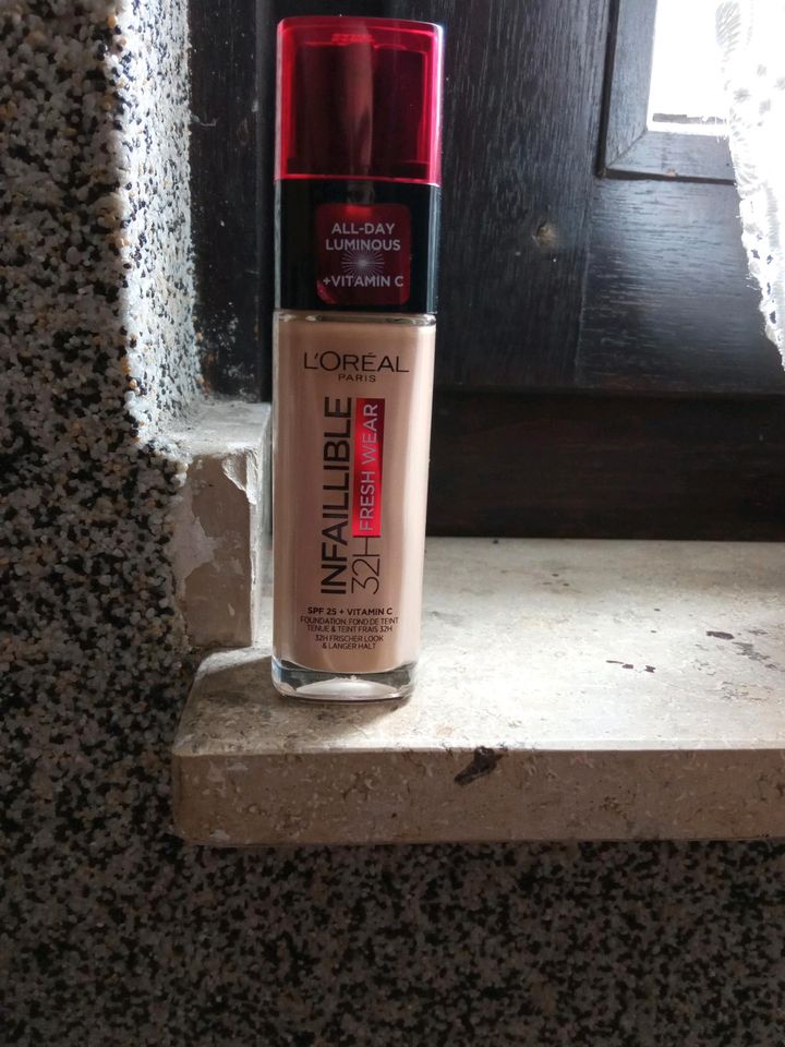 Neu! Bronzer "Realher" & L'Oreal Foundation in Krefeld