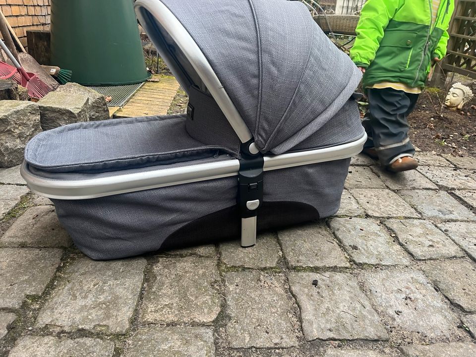 Kinderwagen Moon Nouva grau in Berlin