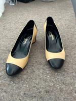 Chanel Pumps 39,5 40 black toecap beige top Bayern - Immenstadt Vorschau