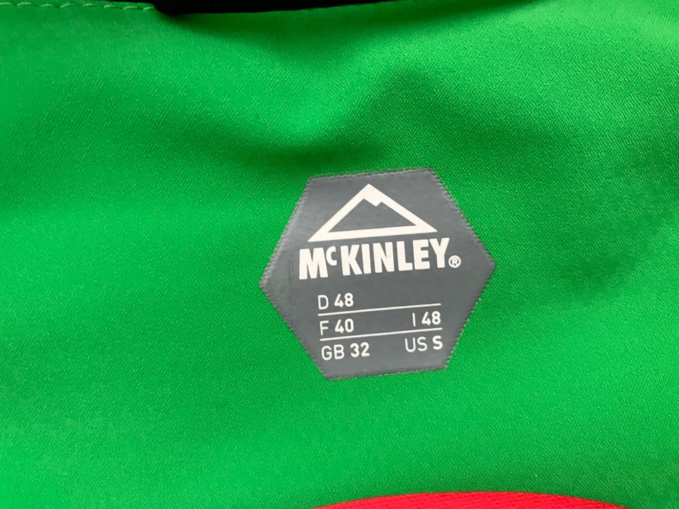 Herren-Skijacke McKinley Gr.48 Primaloft und Aquamax-Membrane in Auerbach