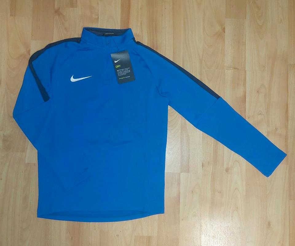 NEU Kinder Gr S 128 134 140 Nike Zip Jacke Oberteil Shirt Pulli in Berlin