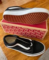 Vans Old Skool black/white schwarz weiß Gr. 39 Neu OVP Niedersachsen - Adendorf Vorschau