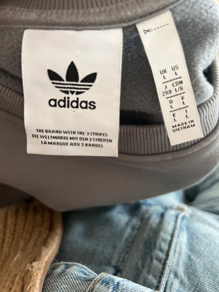 Adidas Pullover in Selm