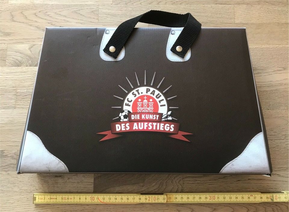 Fußball - Handtasche  - Werbung - Dekoration - FC ST. Pauli in Hamburg