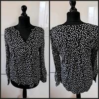 NEU MIT ETIKETT Street One Bluse Größe 38 schwarz weiß Punkte Hessen - Dautphetal Vorschau