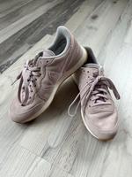 Nike Sneaker Turnschuhe Gr. 38,5 Hessen - Stadtallendorf Vorschau
