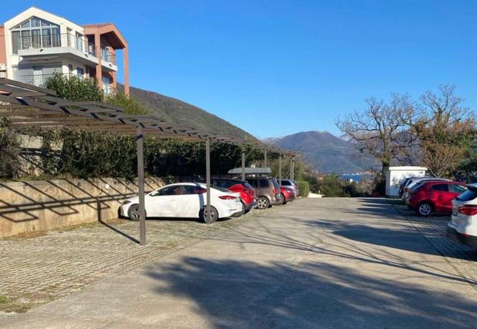 Moderne Ferienwohnung mit Meerblick in Acacia Hill, Montenegro in Ostfildern