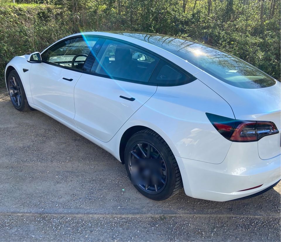 Tesla Model 3 SR+ in Overath