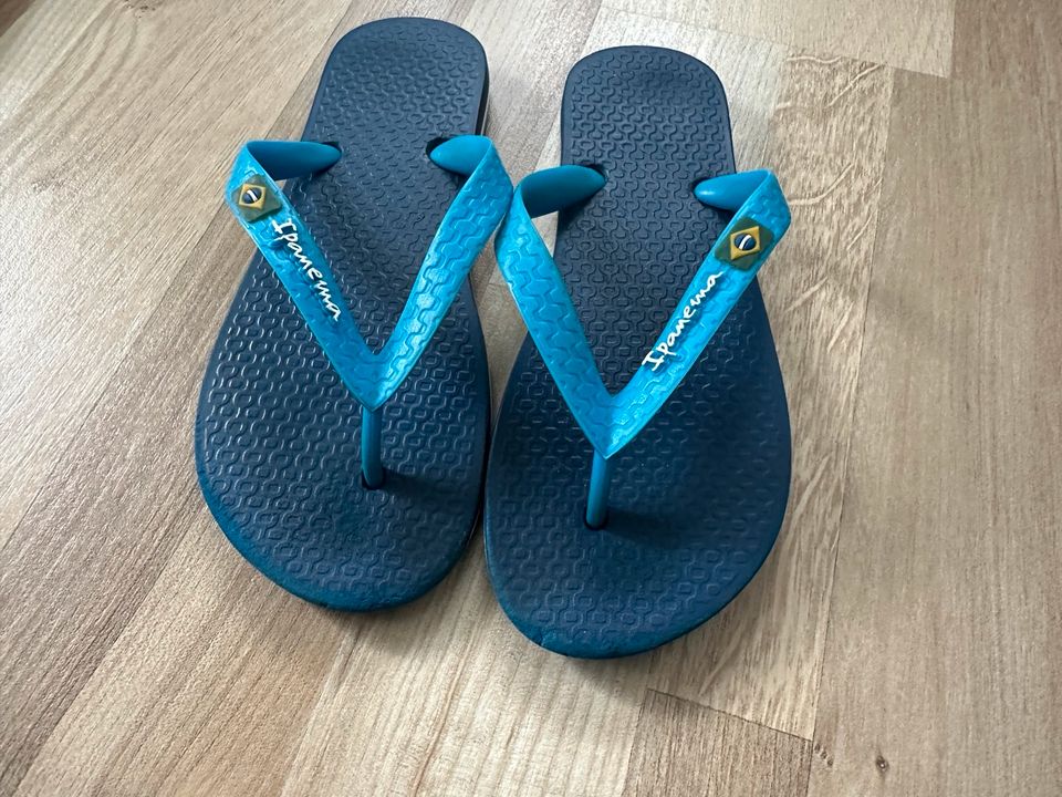 Ipanema Flipflops blau 33/34 Sandalen Zehentreter in Detmold