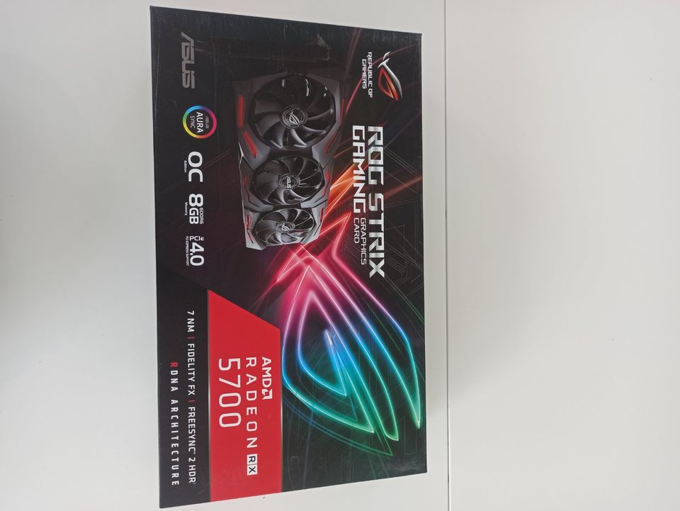 ASUS AMD Radeon RX 5700 ROG STRIX OC 8GB GDDR6 Grafikkarte in Essen