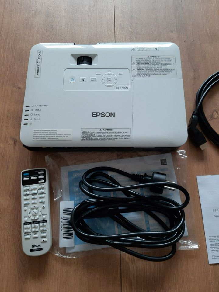 Beamer EPSON LCD Projector /  Model H 795 B in Kiel