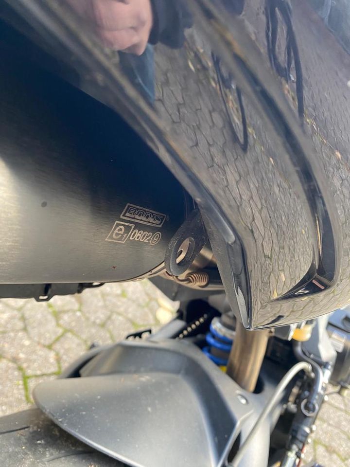 Triumph Street Triple R ; diverse Umbauten; TÜV Neu in Erlangen