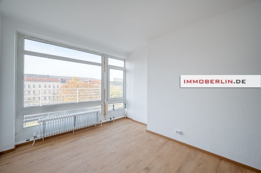 IMMOBERLIN.DE - Echtes Penthouse in Toplage – Sanierte Wohnung mit Südwestterrasse in Berlin