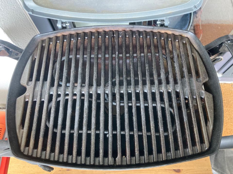 Weber Elektrogrill Q1400 mit Original Weber Abdeckung in Mainz