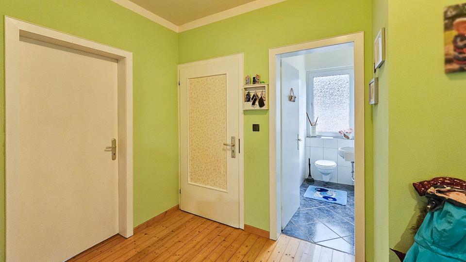 Zweifamilienhaus mit Doppelgarage in Eilhausen zu verkaufen in Lübbecke 