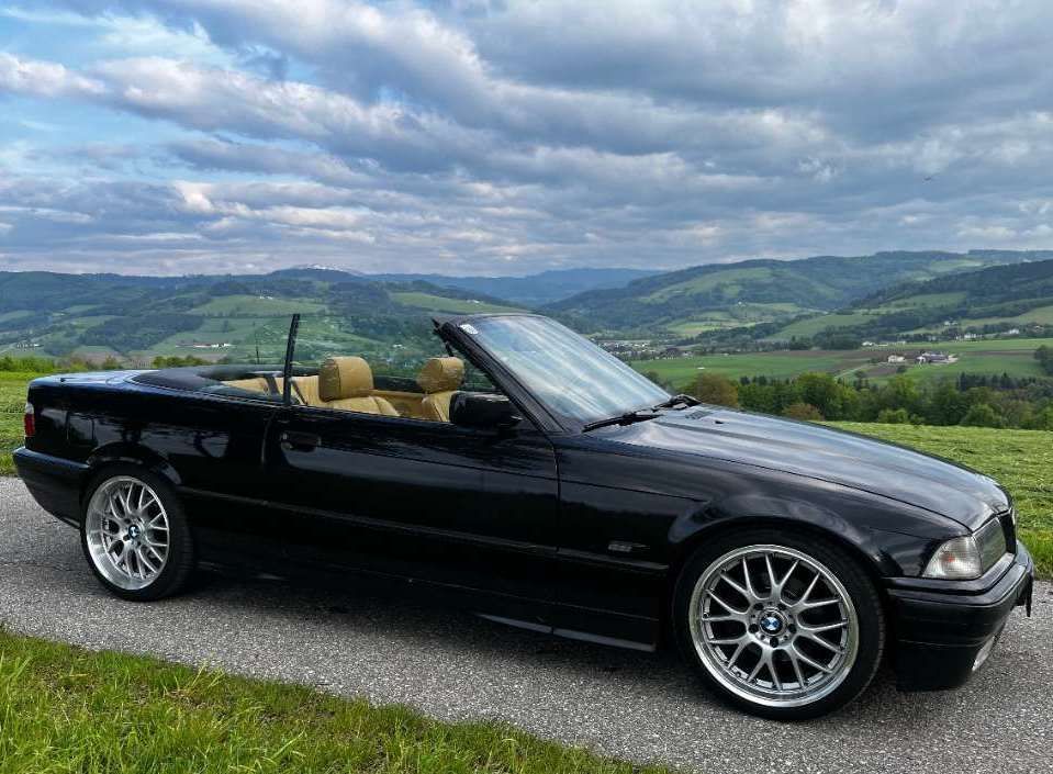 BMW 3er-Reihe 325i Cabrio E36 Kultauto mit beigem Leder Cabrio / in Passau