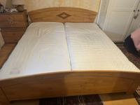 Doppelbett mit zwei Nachtschränkchen mit Lattenrost und Matratze Niedersachsen - Laatzen Vorschau