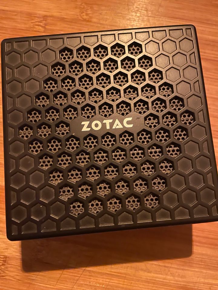 Zotac-Ci323nano Mini PC in Kellinghusen