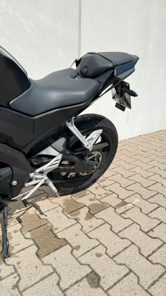 Yamaha Yzf-r125 Schwarz in Bremen