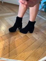 Samt Block Heels Boots / ZARA München - Laim Vorschau