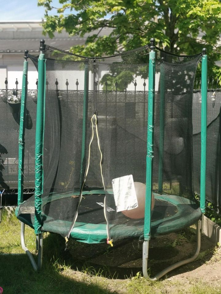 Outdoor Trampolin rund mit Netz 183 cm in Nürnberg (Mittelfr)