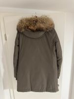 Woolrich Parka Jacke Mantel - Grün mit Fell und Kapuze 36 - 38 S Wandsbek - Hamburg Poppenbüttel Vorschau