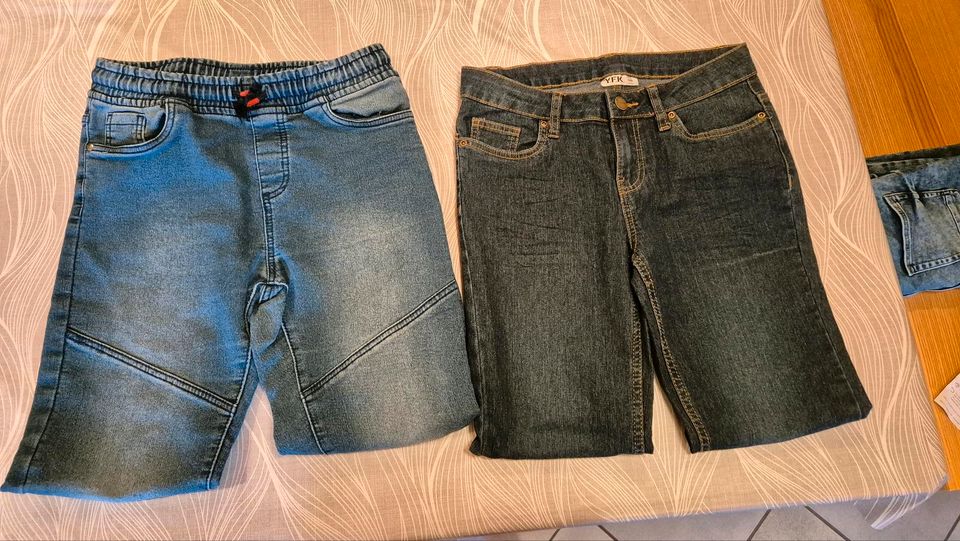 Jeans 158 links in Hilzingen