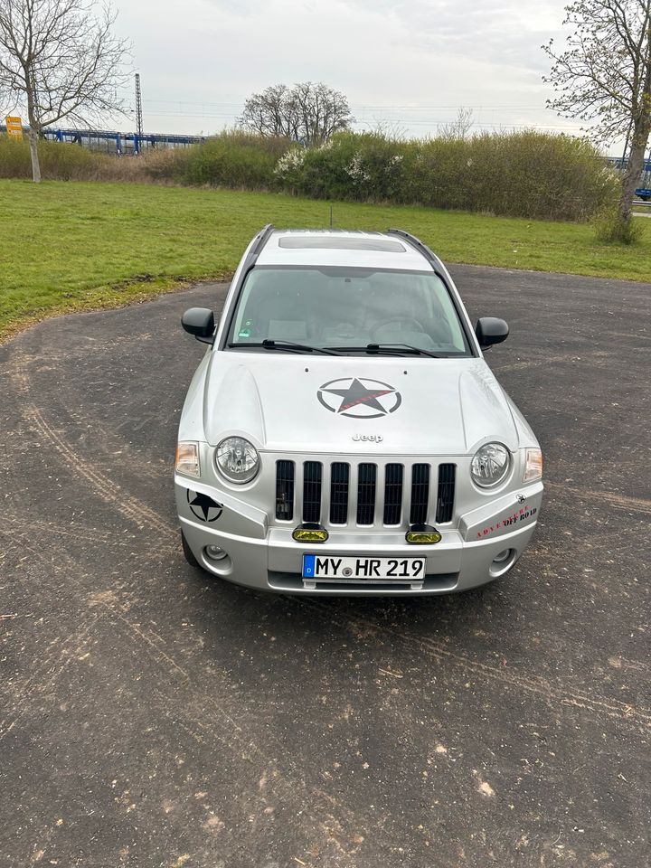 Jeep Compass mit kleinen Mängeln, siehe Beschreibung in Mülheim-Kärlich