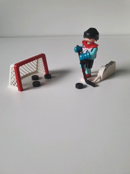 Playmobil 5383 Eishockey Spieler in Schleswig-Holstein - Lübeck | Playmobil  günstig kaufen, gebraucht oder neu | eBay Kleinanzeigen ist jetzt  Kleinanzeigen