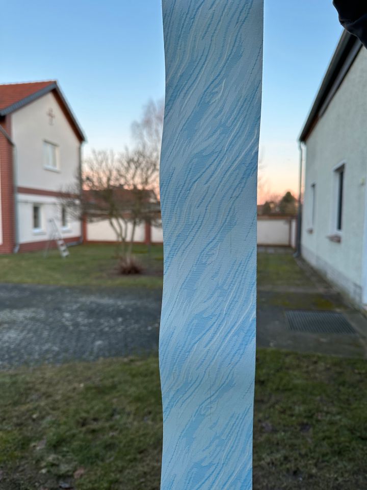 Vertikaler Lamellen Vorhang Himmelblau für Fenster Neu 100x178cm in Mixdorf