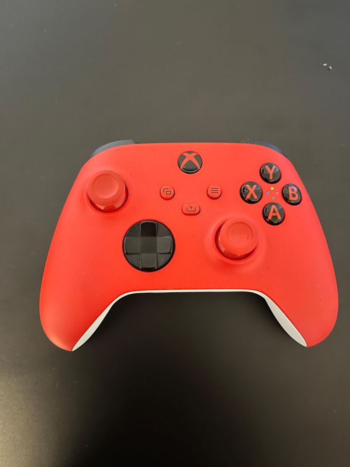 Xbox Controller (one/one x/Series X/Series S) Pulse Red in Oberhausen
