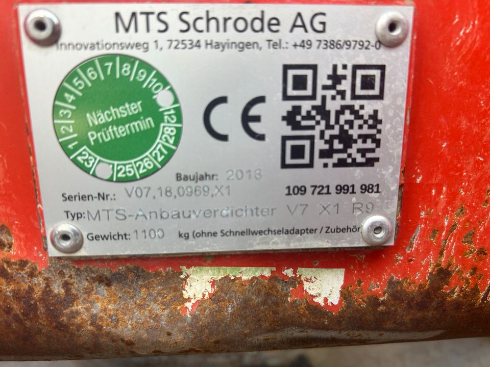 MTS V7 X1 Anbauverdichter mit OILQUICK OQ65-5 in Remshalden