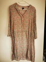 Geblümtes Kleid von Vero Moda Nordrhein-Westfalen - Hilchenbach Vorschau
