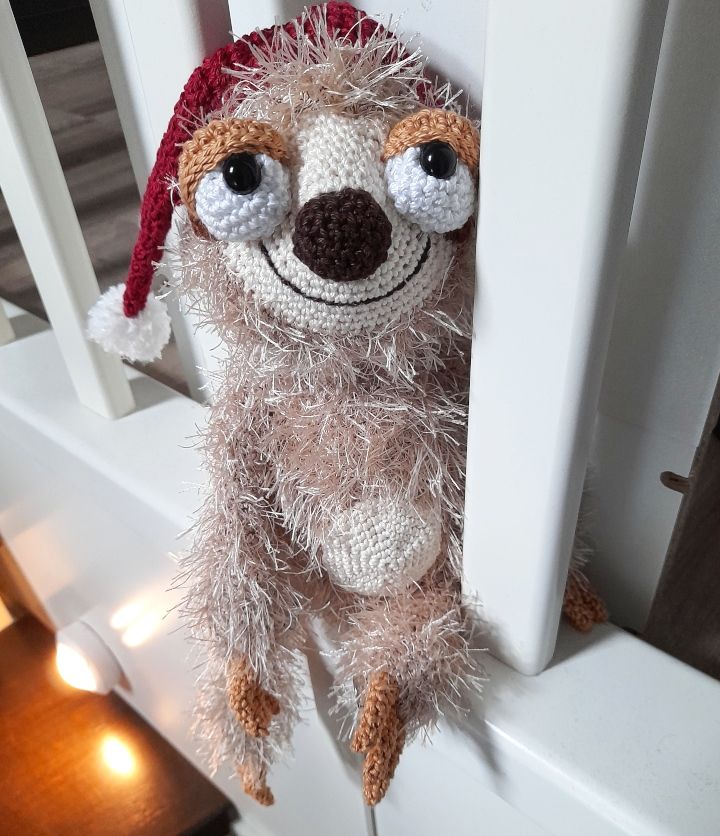 Faultier-- Sloth Sid Magnettier Amigurumi Kuscheltier Schlafmütze in Walchum