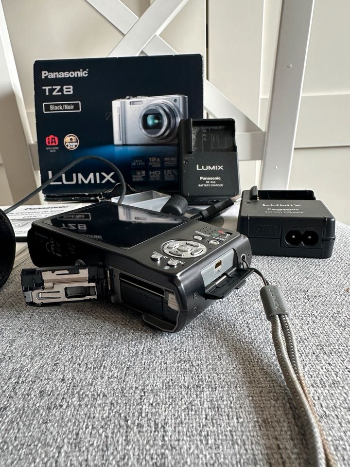 Panasonic LUMIX TZ 8 Digitalkamera in Pforzheim