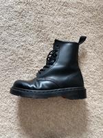 Schwarze DR Martens Größe 36 Hessen - Nauheim Vorschau