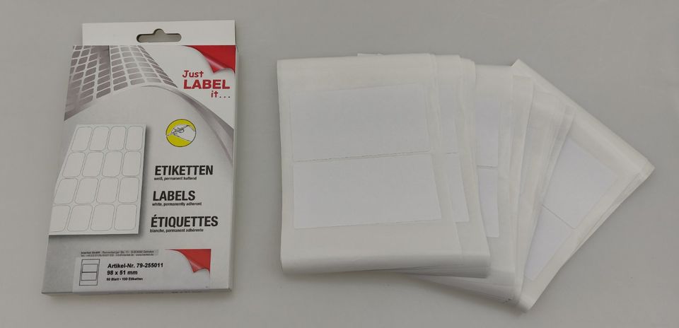 300 Packungen Haftetiketten 98x51mm, Restposten Paletten Großhandelwaren kaufen in Tanna