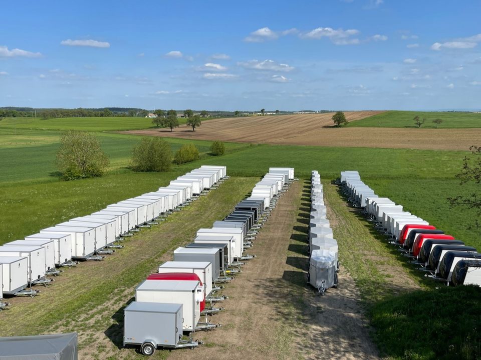 WM Meyer Tiefkühlanhänger mit Rohrbahnen  AZK 2730/156 100/100 TK in Gindorf