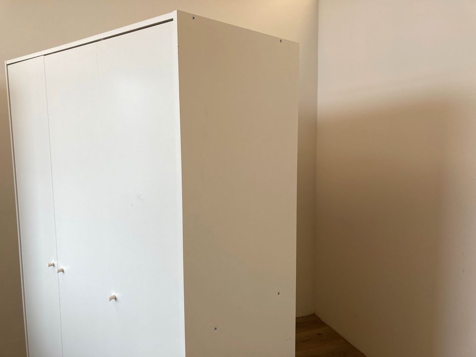 #A Ikea Kleiderschrank Kleppstad weiß 3 türig Türen 117 x 176 cm in Burgstädt