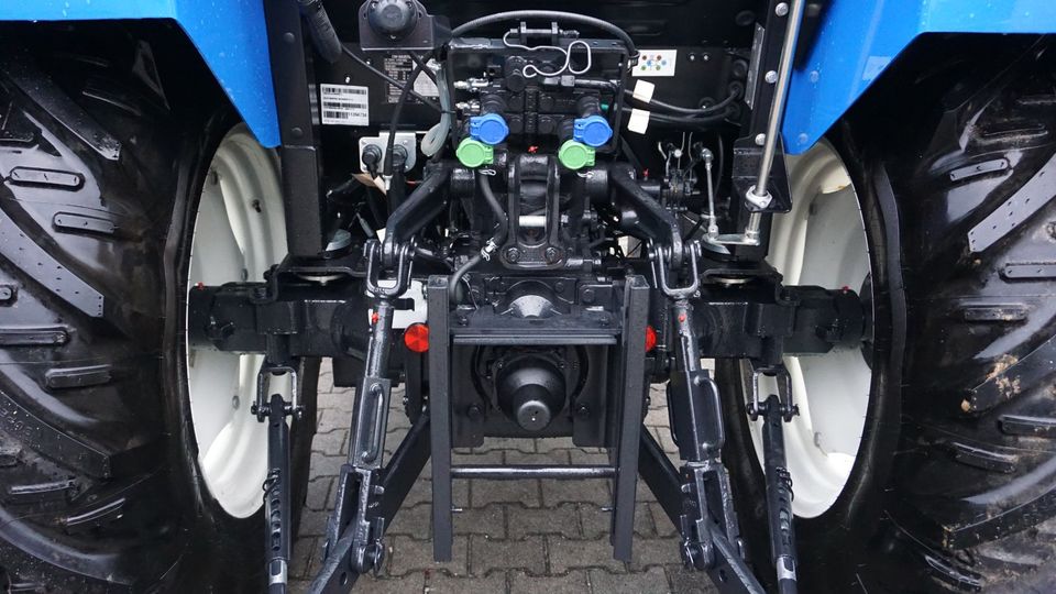 NEW HOLLAND T 4.65 mit STOLL Frontlader sofort verfügbar in Rötz