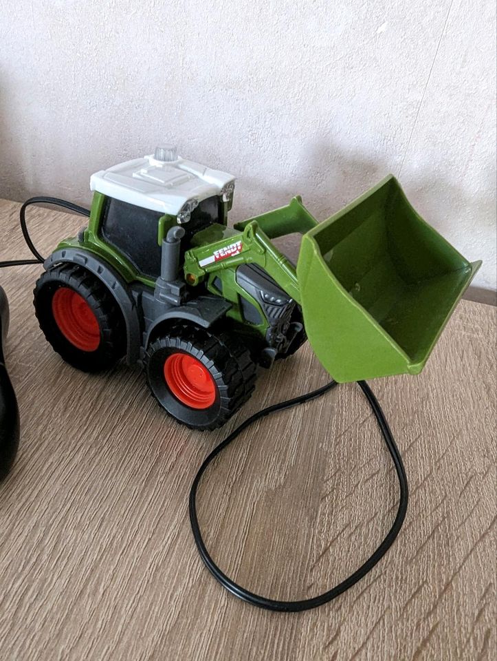 Trecker Traktor ferngesteuert mit Kabel Dickie Toys in Nienhagen