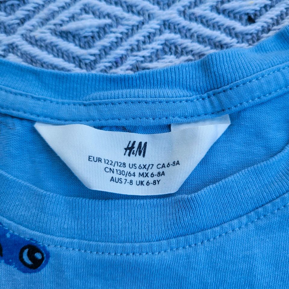 H&M T-Shirt,  Haie, blau, Gr. 122/128 in Kassel