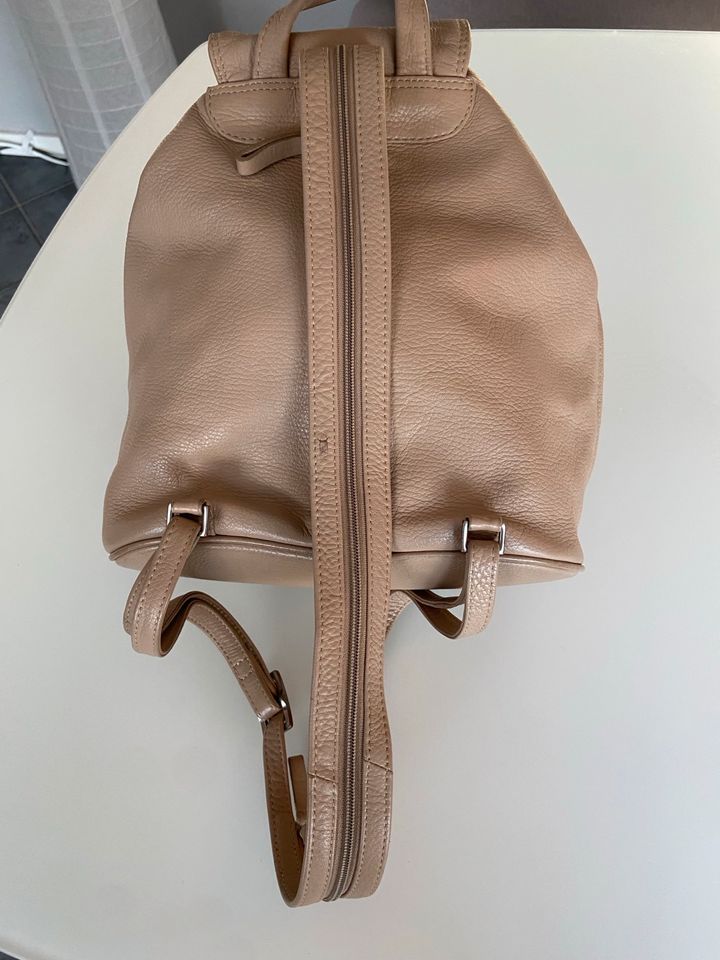 Handtasche hellbraun von Fancy (als Rucksack tragbar) in Guxhagen