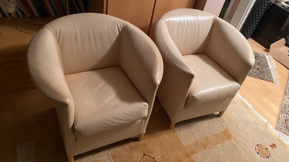 2x beiger Ledersessel mit Gebrauchsspuren - Wittmann + Sofa in Berlin