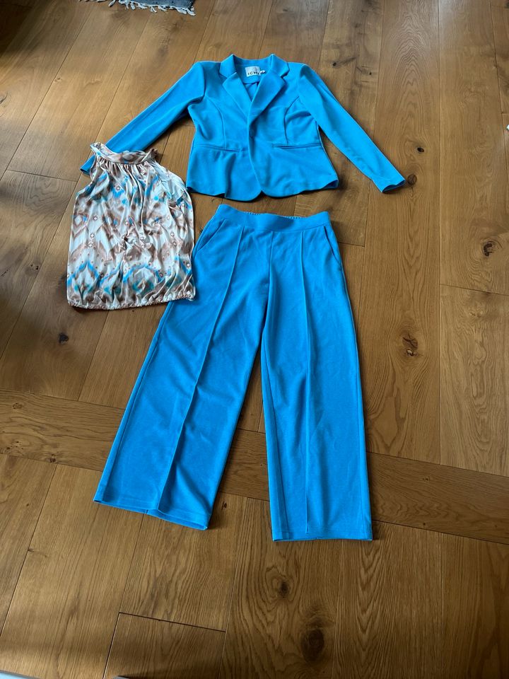 ICHI Anzug blau Stretch 3 teilig Blazer xxl und Hose m40/42 in Schmallenberg