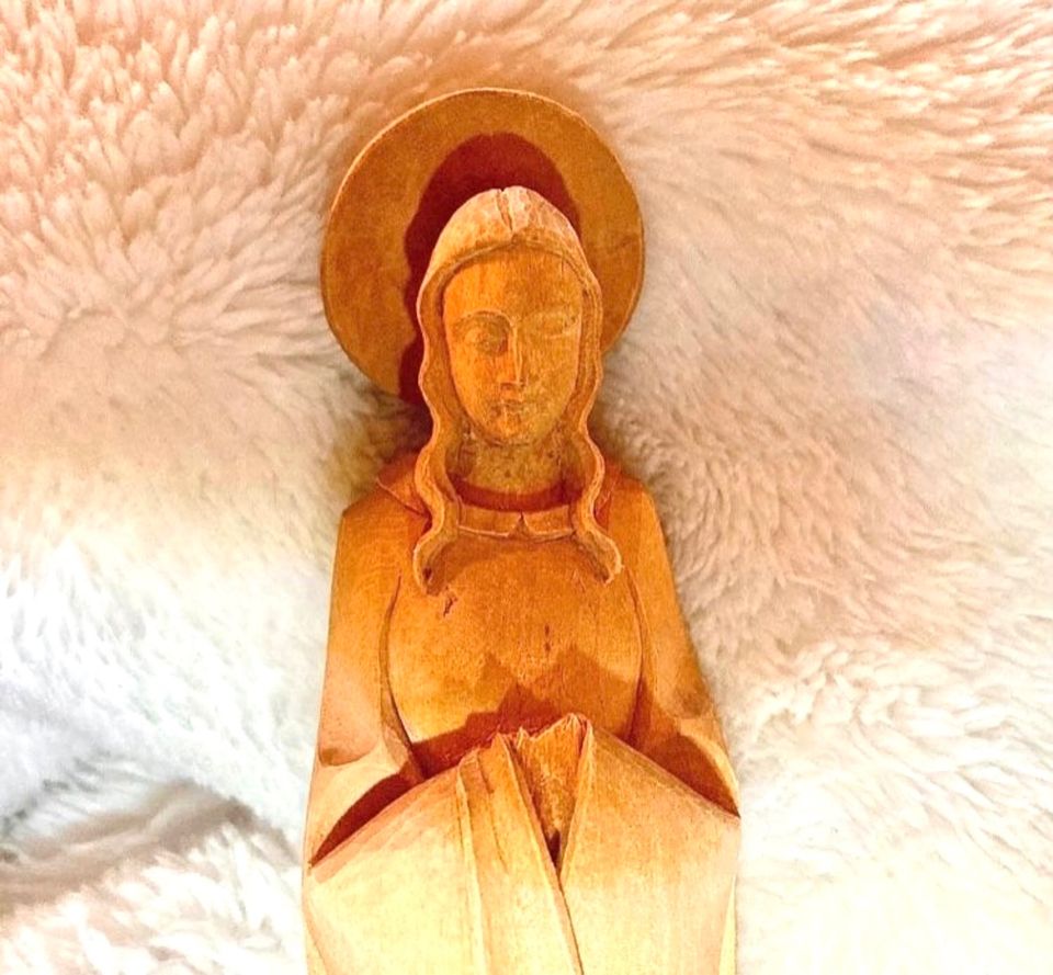 Madonna: Mutter Gottes Figur, 20 cm helles Holz in Bielefeld