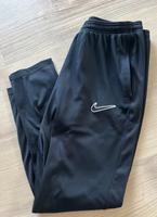 Nike Dri-Fit Jogginghose schwarz Größe L Hessen - Fulda Vorschau