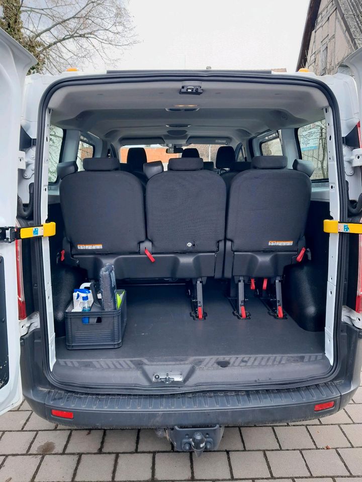 Ford Custom miten Mietfahrzeug Mietwagen Autovermietung in Königheim