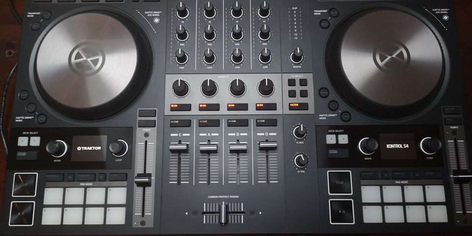 Traktor S4 MK3,neu,unbenutzt,Traktor 3 Pro, DJ Controller,Konsole in Essen